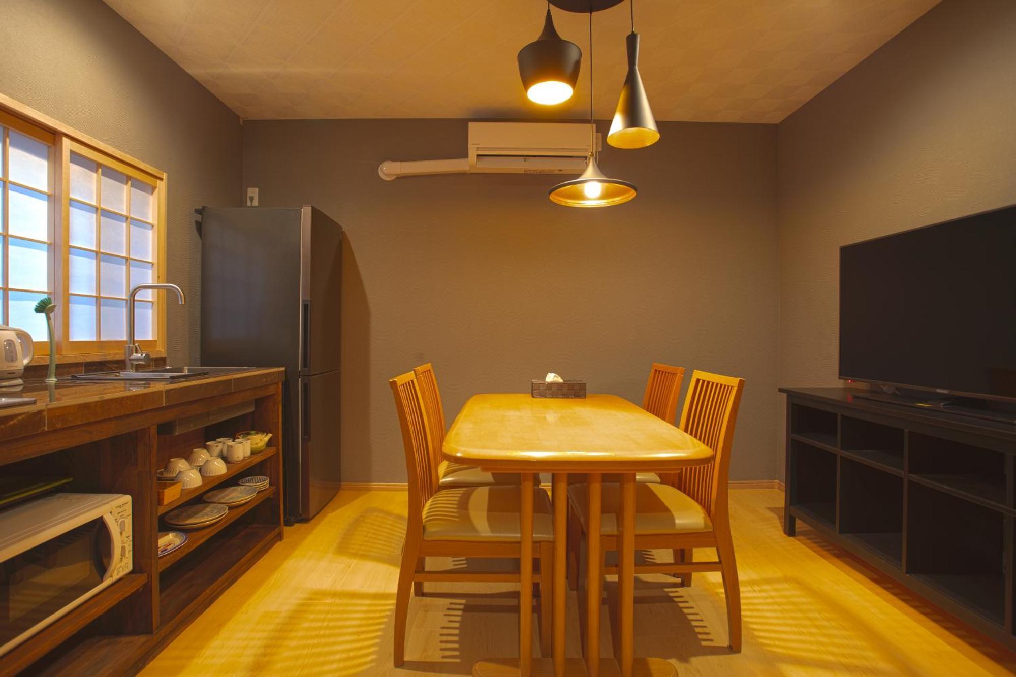 静響の宿 Silent Echo Inn โอซาก้า ภายนอก รูปภาพ
